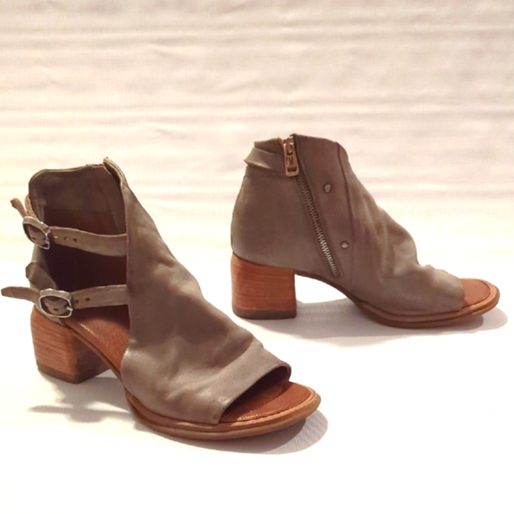 A.S.98 Gray and Brown Heeled Boots